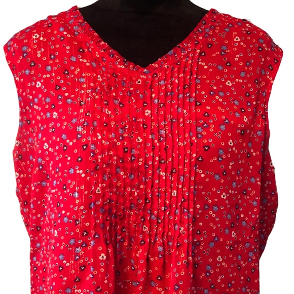 Westport Red Floral Pleated Front Blouse size Large - Picture 6 of 8